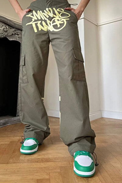 GRİİ WEAR Unisex Graffiti Printed Cargo Pants with Pocket Detail
