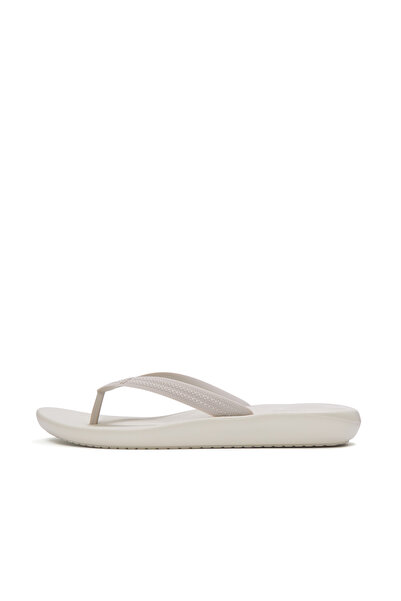 Fitflop Men's Iqushion Textured-Strap Flip-Flops