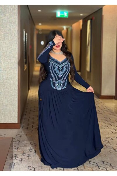 NALA FASHION ✨ الفستان الكحلي المطرّز
