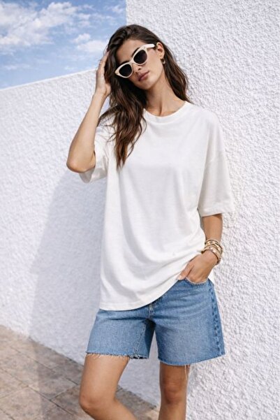 Clothes Fast Γυναικείο λευκό μπλουζάκι oversize με λαιμόκοψη O, κοντό μανίκι,...