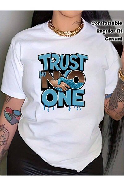 LİNA06 Ladies' "Trust No One" Pattern T-Shirt - Bold And Brown DDT Effect Let...