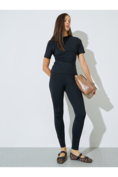 Styli Black Solid Ruched T-Shirt and Leggings Set
