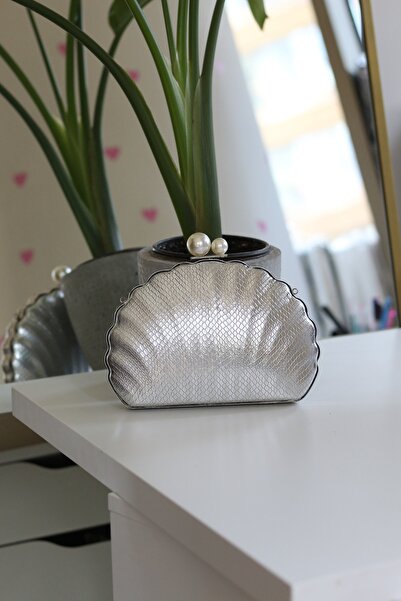 Moom Bag Kadın Silver İstiridye İncili Zincirli Omuz Çantası