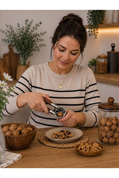 Arlina Home Kids Premium Metal Nut & Walnut Crusher