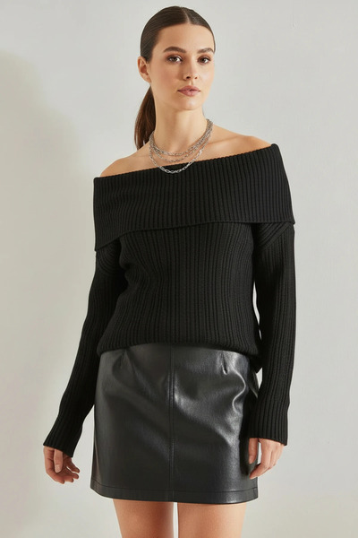 Generic Brand Women's Degaje Collar Black Sweater