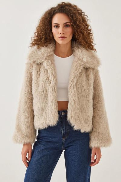 Efnaz style Women's Collared Faux Fur Lined Beige Coat