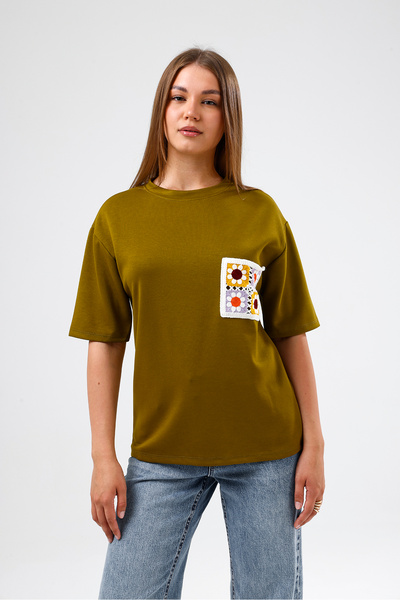 Madame QAN's Embroidered Pocket Detailed Crew Neck T-Shirt