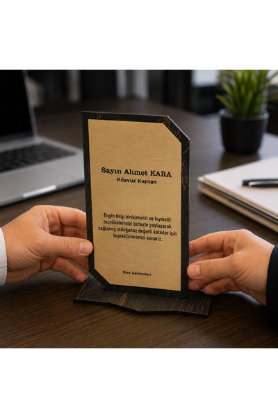 Kişiye Özel Ahşap Plaket – 10x18 cm, 3 mm MDF, Lazer Kesim, Masaüstü Teşekkür ve Başarı Plaketi