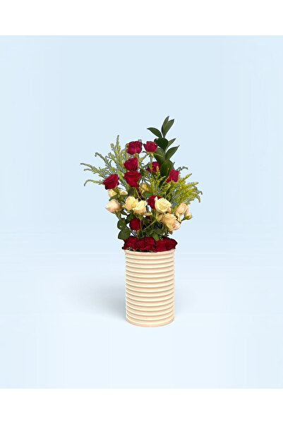TagerElSaadah Luxury natural flower arrangement in an elegant vase without roses