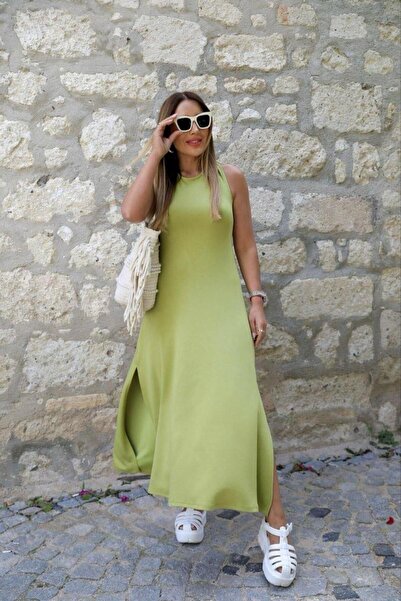 MADAME MELEK Yeşil Arkası Çapraz Yırtmaçlı Maxi Boy Elbise