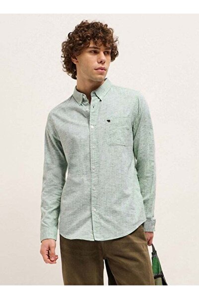 The Bear House Men's Green Slim Fit Solid Casual Shirt for Every Occasion