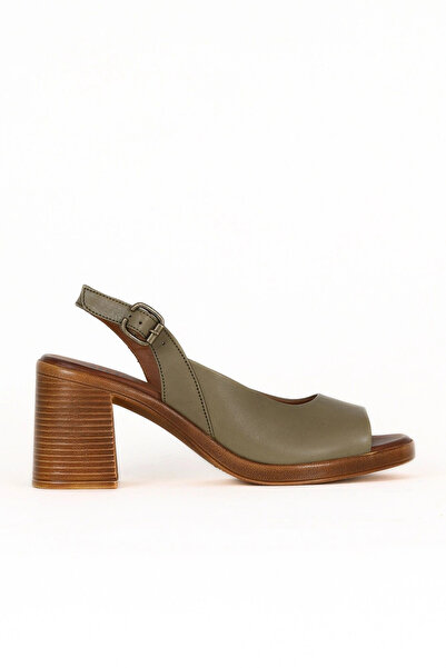 Bueno Shoes صندل نسائي بكعب من الجلد الأخضر 01we3700