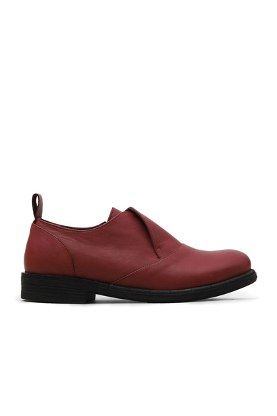 Bueno Shoes حذاء نسائي مسطح من الجلد باللون الأحمر الداكن 01wd1501