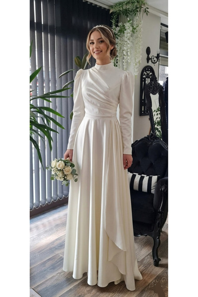makbuleofficial Ekrubeyaz Saten Kumaştan Drape Detaylı Söz Nişan Nikah Elbisesi