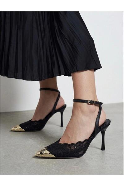 luuq shoes Lune Pointed Toe Lace Embroidered Gold Metal Buckle Heeled Shoes