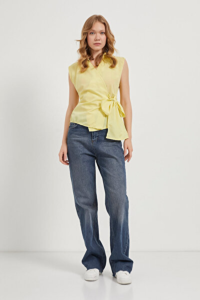 Arma Life Armalife 4803, a strapless double-breasted blouse
