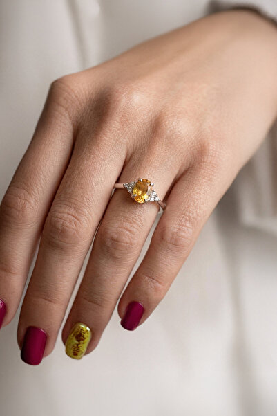 Iryum Citrine Oval Tektaş Pırlanta Yüzük