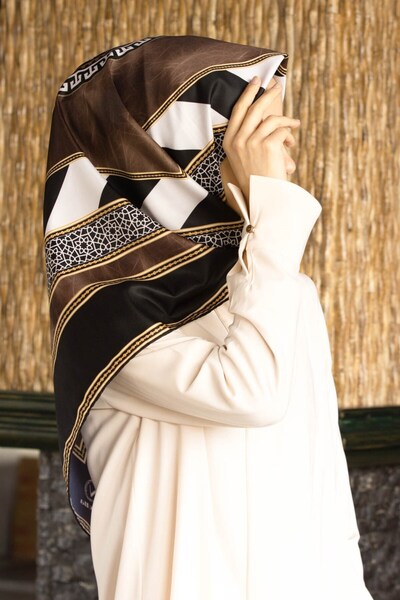 VİOLLA Twill Geometrik Desenli Siyah - Bej Renkli 90x90 Eşarp (İpek İçermez) ...