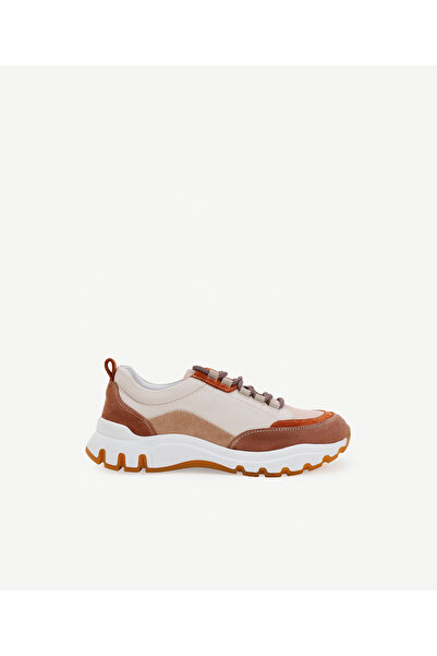 Yargıcı Kalın Tabanlı Deri Spor Ayakkabı