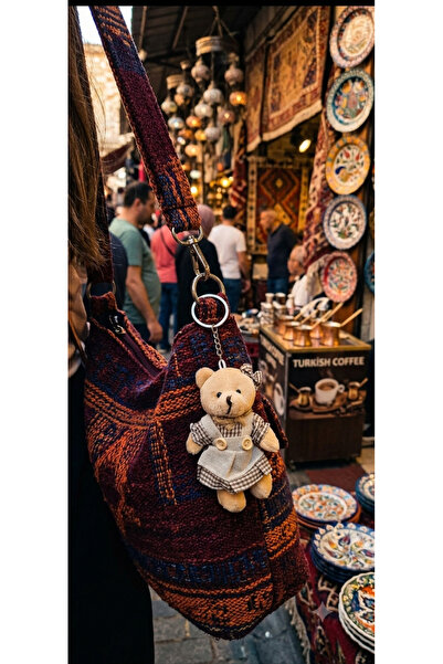 Şirin Tatlı Kız – Bordo Ekose Elbiseli Peluş Ayıcık Anahtarlık hediyelik