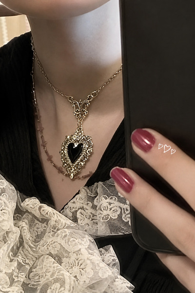 KİRAZ ÇİÇEĞİ JEWELRY KORE TARZI GOTİK KALP KOLYE