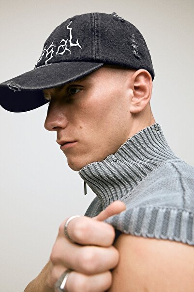 Bershka İşlemeli denim şapka