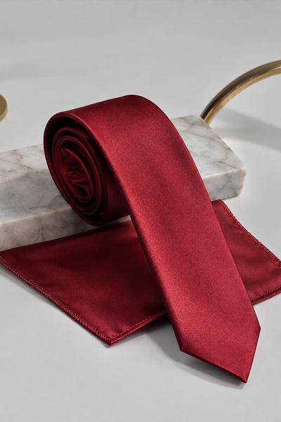 Varetta Men's Burgundy Tie Slim Fit Narrow Cut with Plain Handkerchief