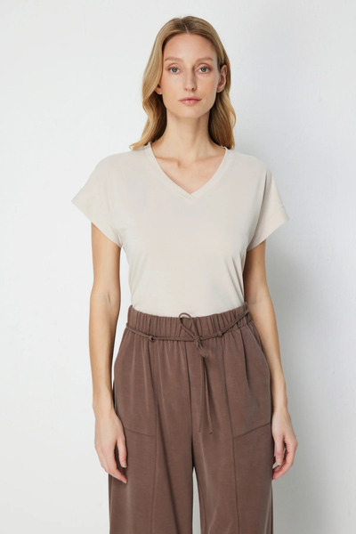 On Fashion V-Neck T-Shirt with Pieces-71475