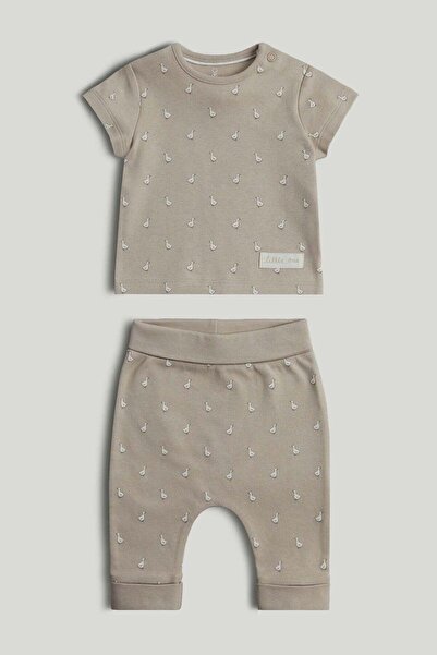 MOTHERCARE طقمتي الأولى من التيشيرت والسروال الضيق