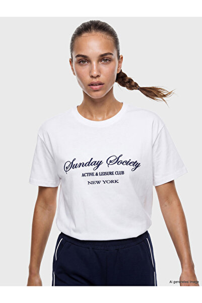 LC Waikiki Trendlucky Women's Oversize Sports T-Shirt with Printed Difference