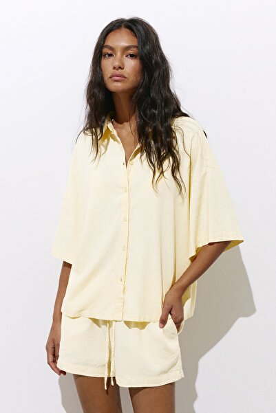 Pull & Bear Ketenli kısa kollu gömlek