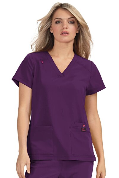 KOI Ευτυχία Φρέζια Γυναικεία Ιατρική Μπλούζα - Μπέτσι Τζόνσον, Μωβ Μελιτζανί