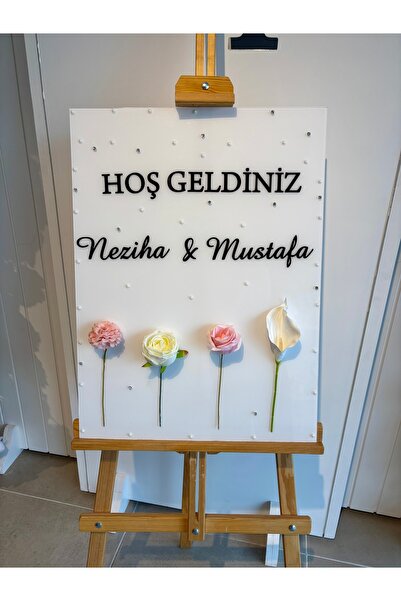 Çiçek İnci ve Taşlarla Süslenen Karşılama Panosu, Pudra Çiçekler