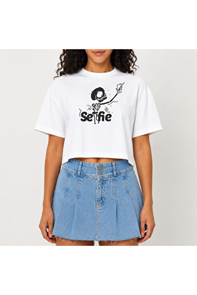 URBANTRENDSTORE Crop T-shirt με λευκό σχέδιο, άνετη εφαρμογή, ακατέργαστη κοπ...