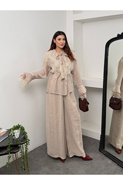 Hatun Atila طقم قميص مودال نحيف بتفاصيل من الدانتيل والكشكشة مع ياقة مربوطة و...