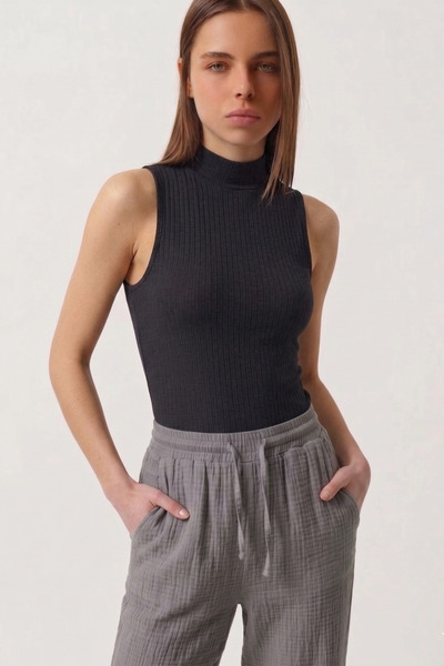 QBZ Zero Sleeve Fishing Collar Camisole T-Shirt