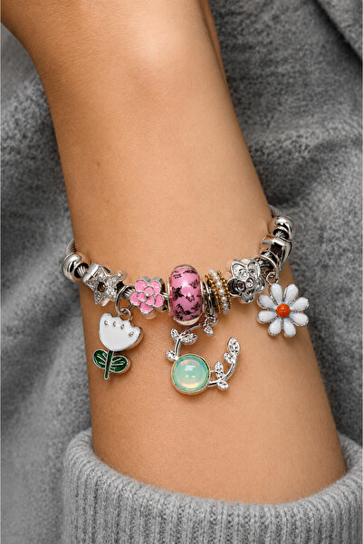 MakeWell Stainless Steel Charm Bracelet for Women – Modern Design with Shell ...
