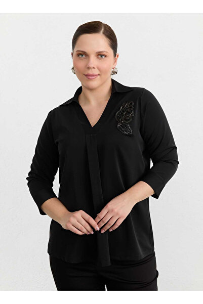 Selen Siyah Kadın Taşlı Normal Fit Bluz 26YSL8372