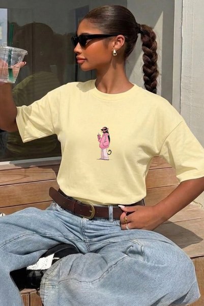GIA - ART تي شيرت نسائي كبير الحجم مطبوع عليه Pink Kitty Club باللون الأصفر - ياقة دائرية، تصميم مريح، 100% قطن