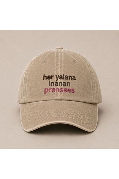 WeavedCo "Her Yalana İnanan Prenses" Yazılı Eskitme Yıkamalı Kep Şapka
