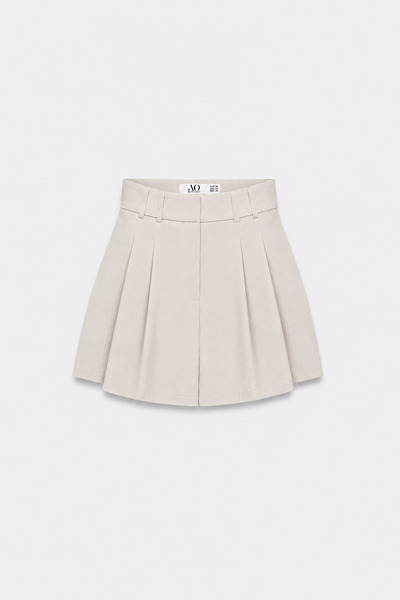 Açelya Okcu Premium Rovena Double Pleated Detailed Mini Woven Shorts
