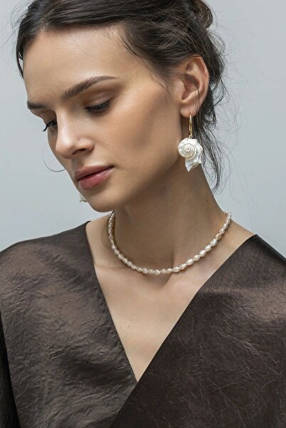 Lisa&Co. Odette Seashell Silver Necklace Rhodium plated silver / Freshwater p...