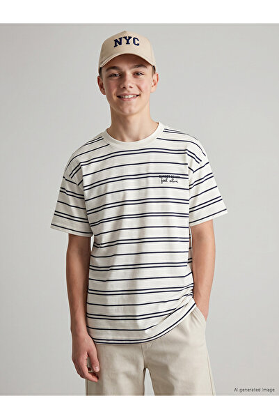 LC Waikiki Zero Roba Collar Striped Boy's T-Shirt for Style Seekers from Uzg ...