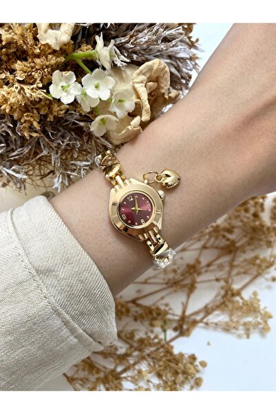 Mazzy ساعة يد نسائية من Minimal Pinterest Kalpli Charm Gold بقرص أحمر داكن