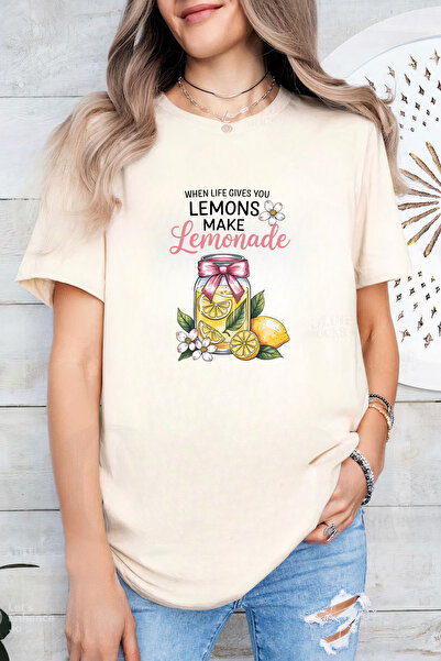 Sarah's Boutique Women's T-shirt – 100% cotton – Make Lemonade