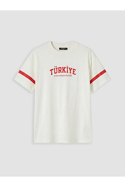 LC Waikiki تي شيرت نسائي مطبوع عليه Türkiye ذو ياقة بيضاوية من NEVAVM