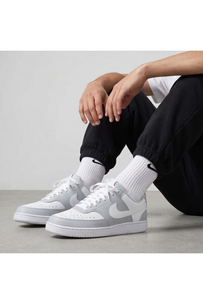 Nike Court Vision Low Men's Casual Sneaker Sportie (Narrow Fit)
