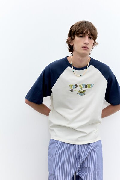 Pull & Bear Toy Story reglan kollu tişört