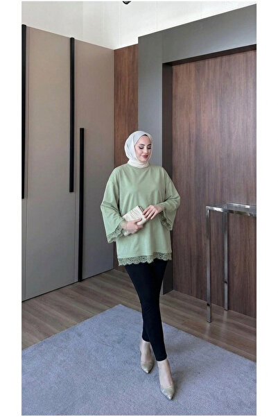 Asya Karen بلوزة بأكمام واسعة ومزينة بالدانتيل