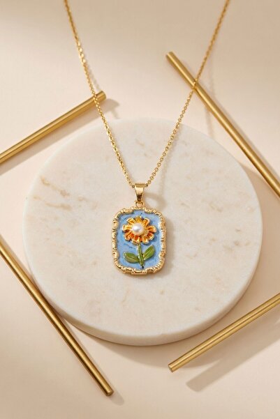 bacc Blue Pearl Detailed Flower Figured Medallion Necklace
